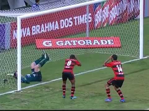 Elias falha um golo impossível de falhar!