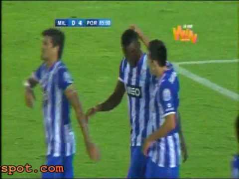 Grande golo de Jackson Martinez na vitória do Porto sobre o Millonarios por 4 a zero