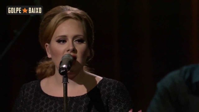 Adele canta Show das Poderosas da MC Anitta